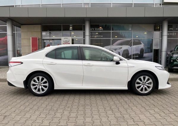 Toyota Camry cena 109900 przebieg: 97266, rok produkcji 2020 z Kalisz małe 562